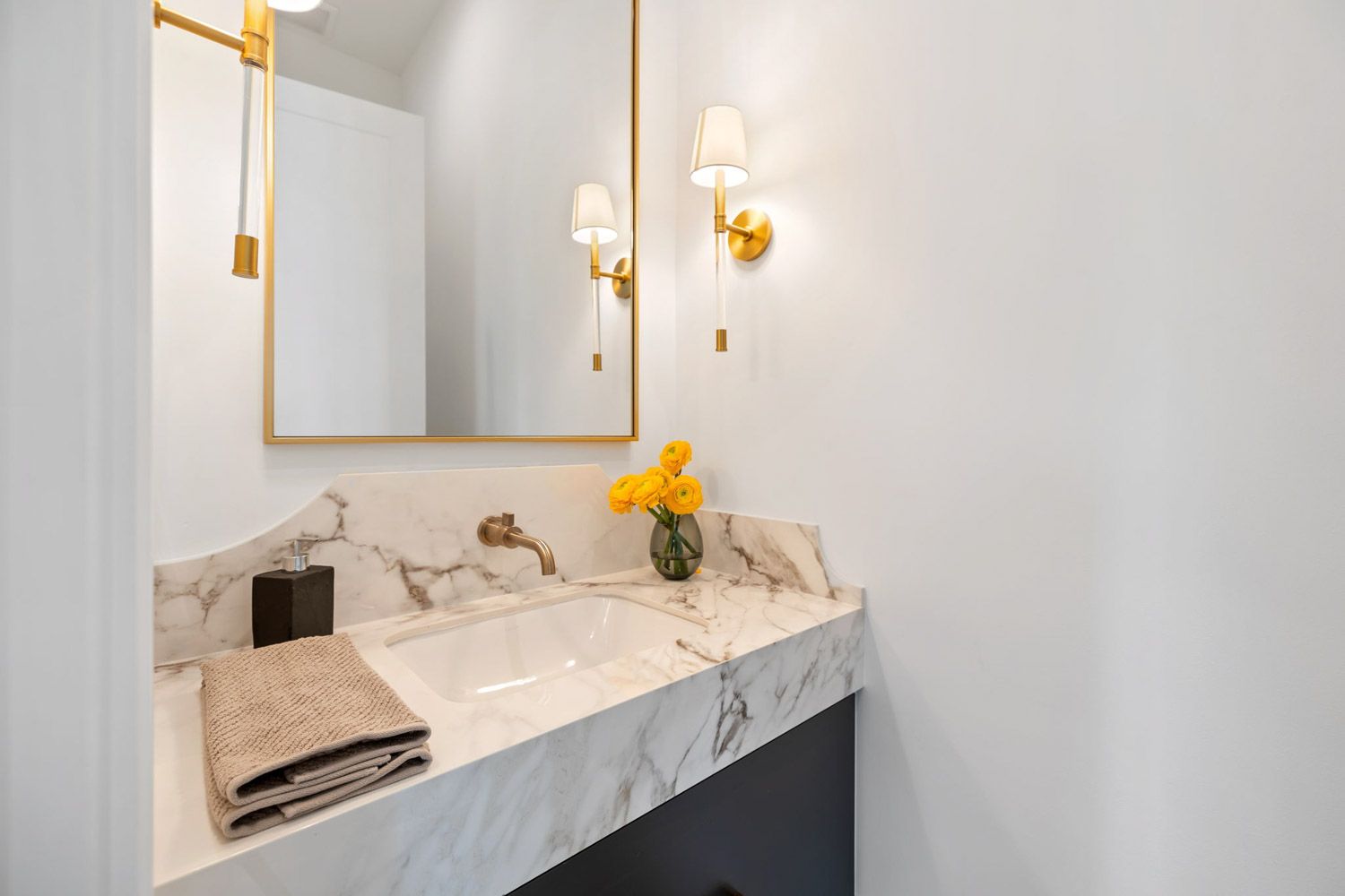 Unika-Homes_Houston-Custom-Home-Builder_Burgoyne-04