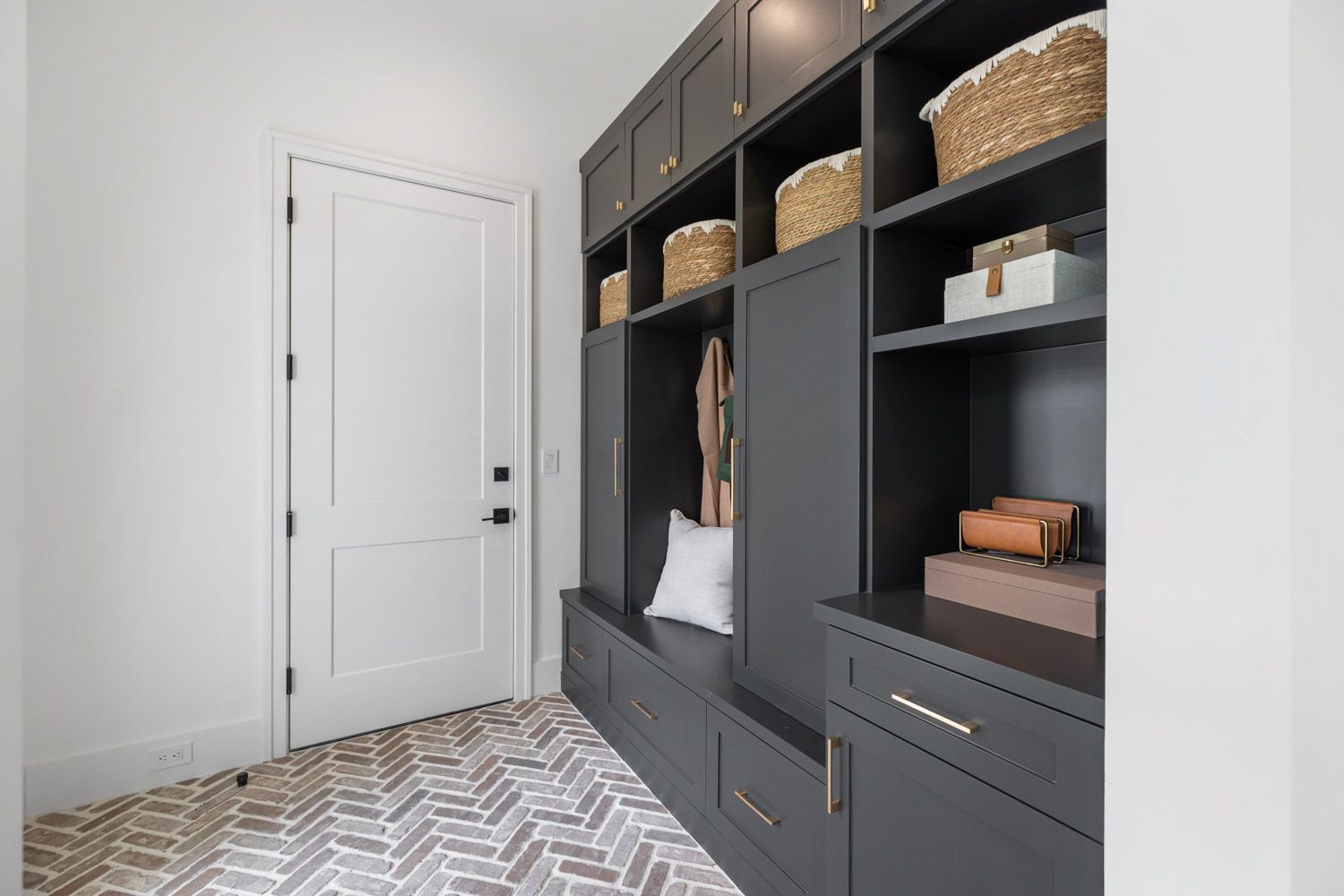 Unika-Homes_Houston-Custom-Home-Builder_Burgoyne-07