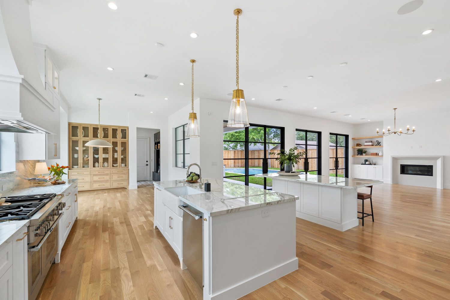 Unika-Homes_Houston-Custom-Home-Builder_Burgoyne-01