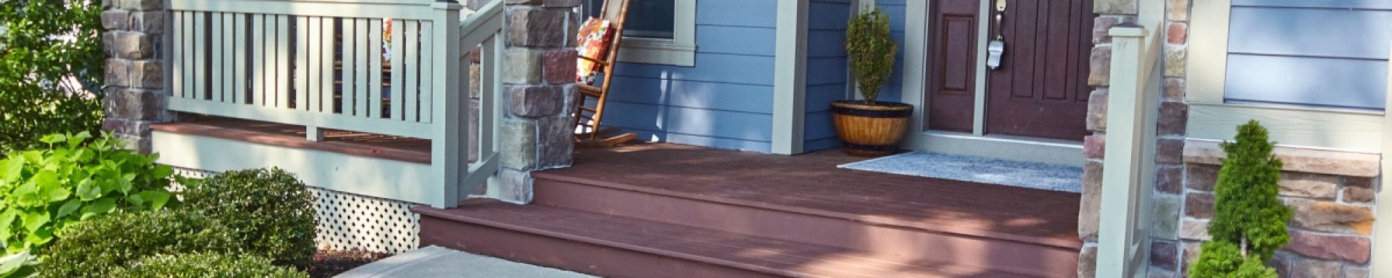 The curb of a beautiful Houston custom home