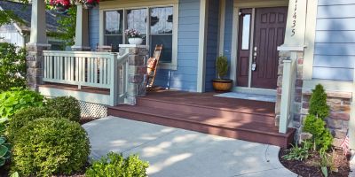 The curb of a beautiful Houston custom home